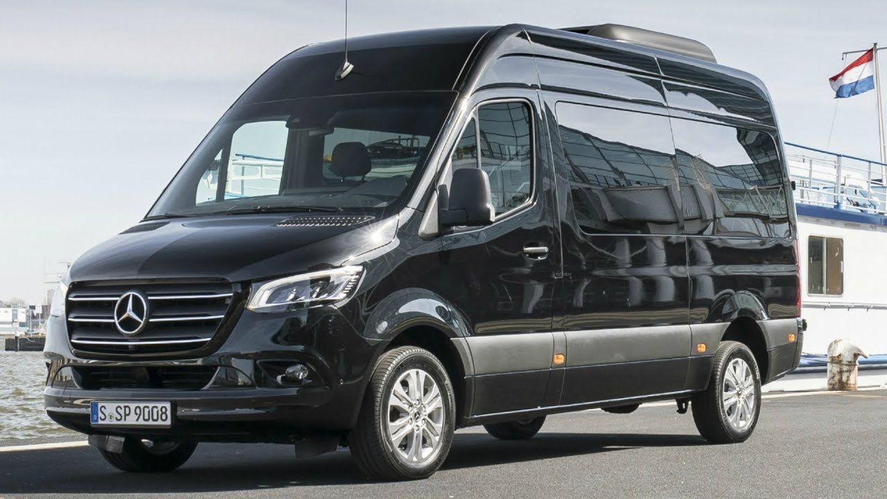 Микроавтобус это. Mercedes-Benz Sprinter 319 CDI. Mercedes Benz Sprinter 2019. Mercedes Sprinter 319 CDI. Mercedes Sprinter 319 CDI Tourer.